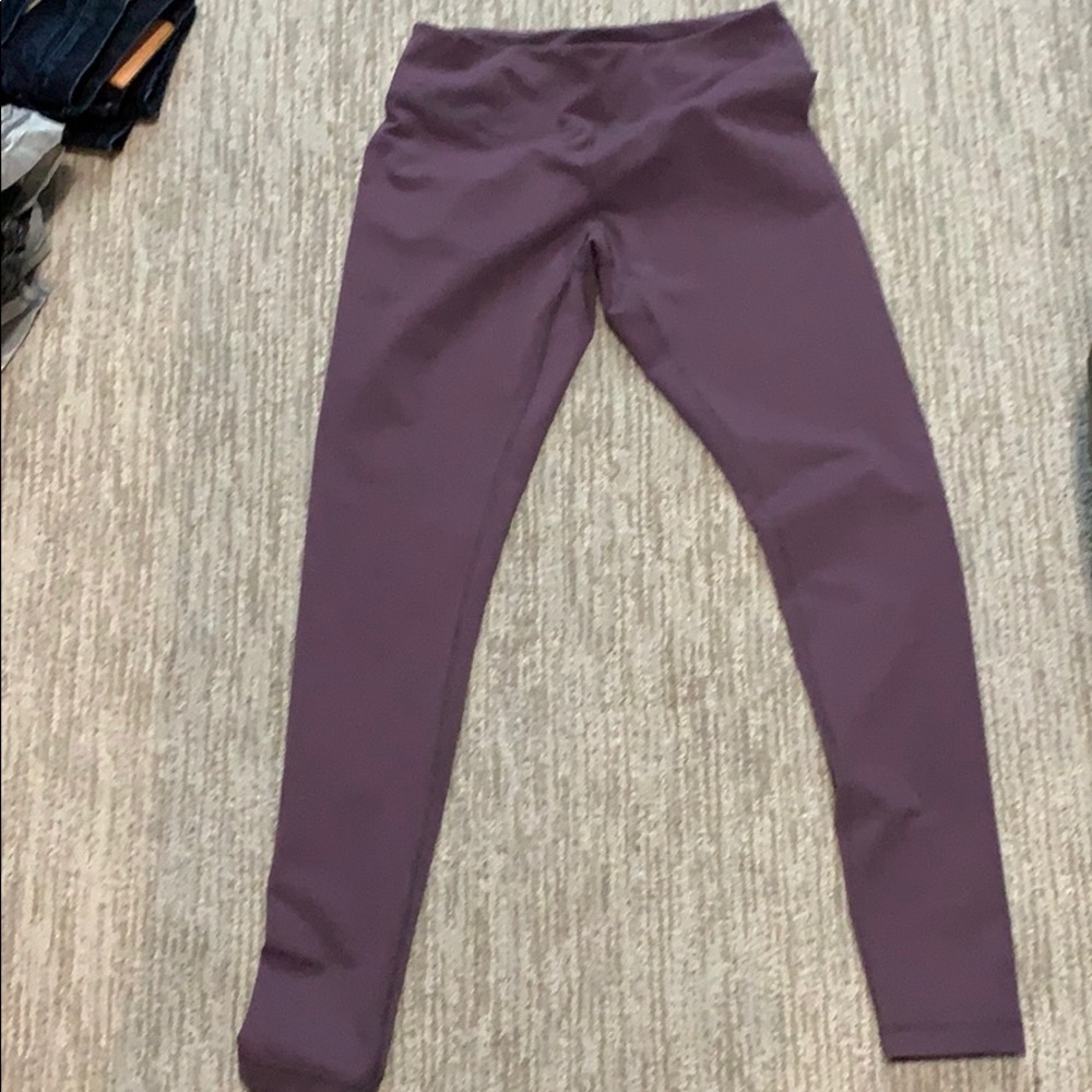 Like NEW purple Zella leggings!! Size SMALL.